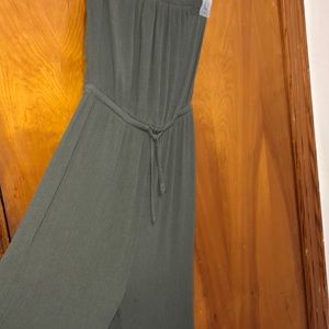 Olive/green sleeveless jumpsuit